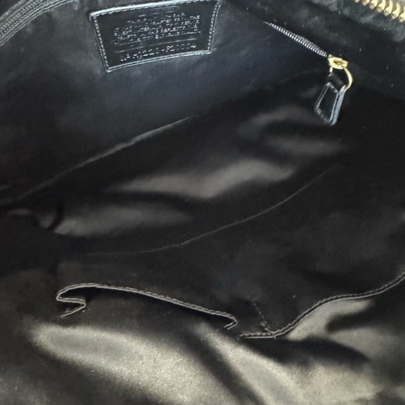 Coach Poppy Daisy Black Patent Leather Shoulder Bag Tote Gold
Accents - Picture 8 of 10